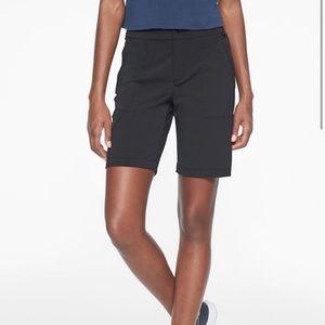 NWT Athleta Trekkie Bermuda 2.0 // 14 Black